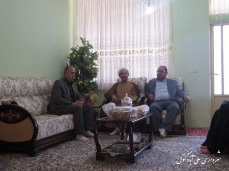 تجلیل از مادر شهید هنرمند محمدتقی عربیون