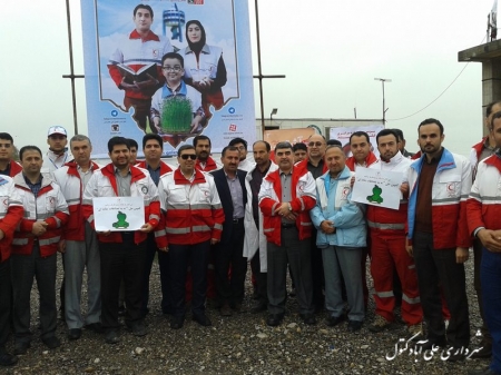 بازدید رييس جمعيت هلال احمر کشور به همراه  رئیس شورای اسلامی شهر و شهردار از پایگاه های  نوروزی شهرداری