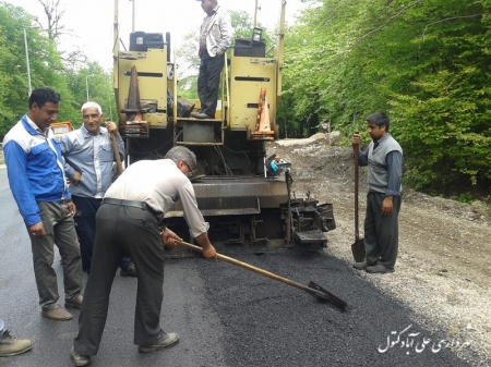 بازدید رئیس شورای اسلامی شهر و شهردار از پروژه آسفالت کبودوال